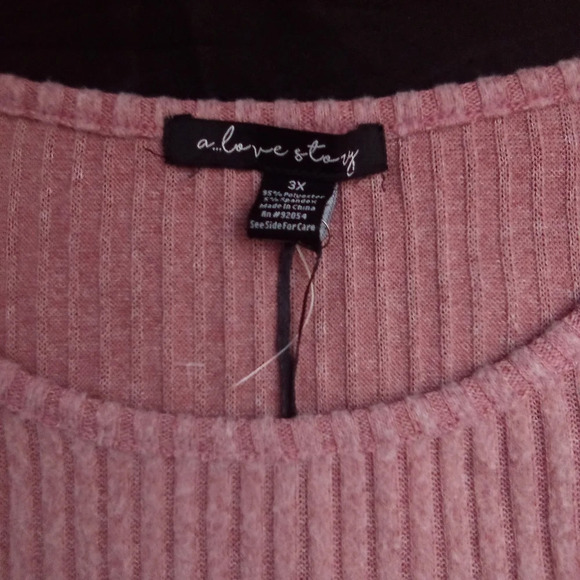 A love story top ( box G ) - Picture 2 of 3